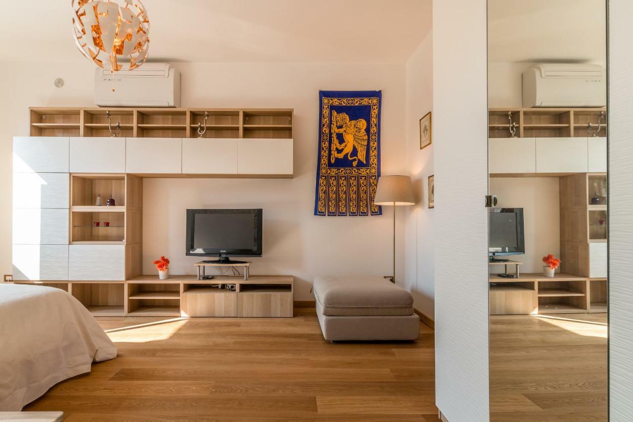 Sunny Nest Canal View In Venice Chic Movida Экстерьер фото
