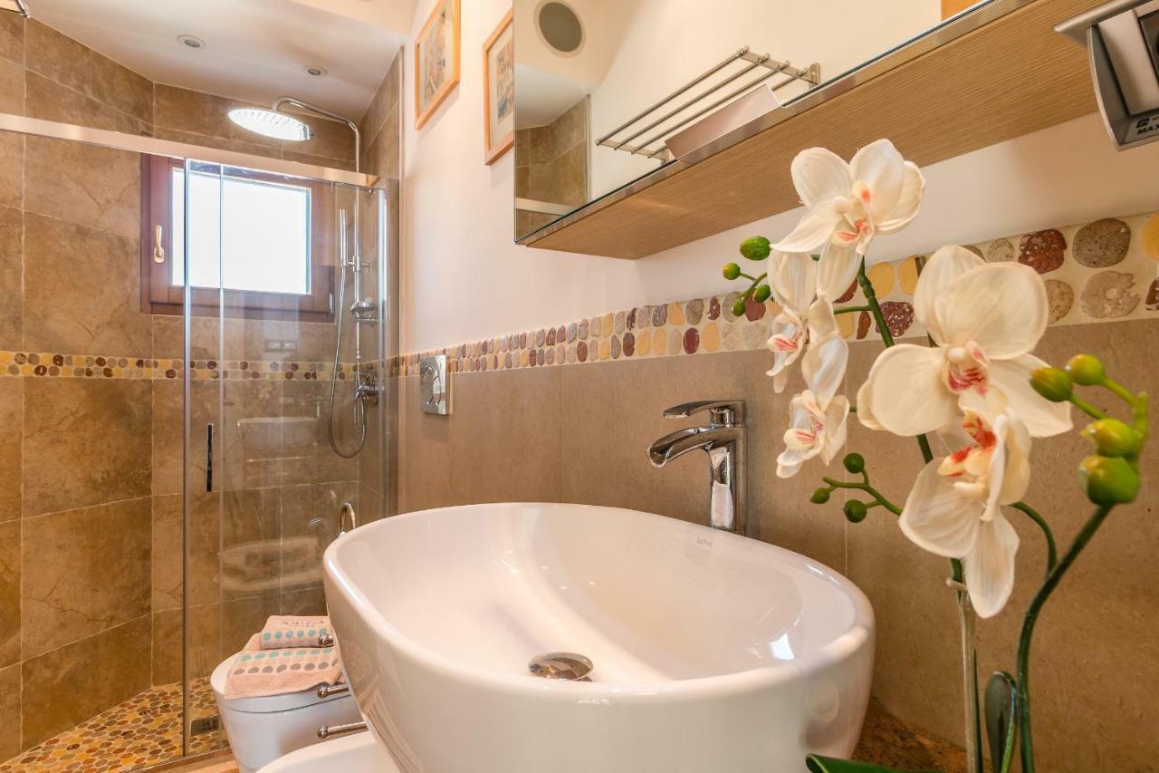 Sunny Nest Canal View In Venice Chic Movida Экстерьер фото