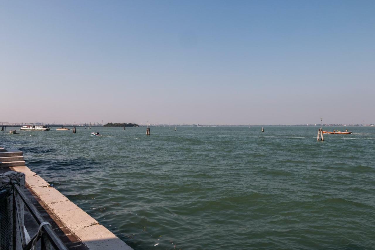 Sunny Nest Canal View In Venice Chic Movida Экстерьер фото